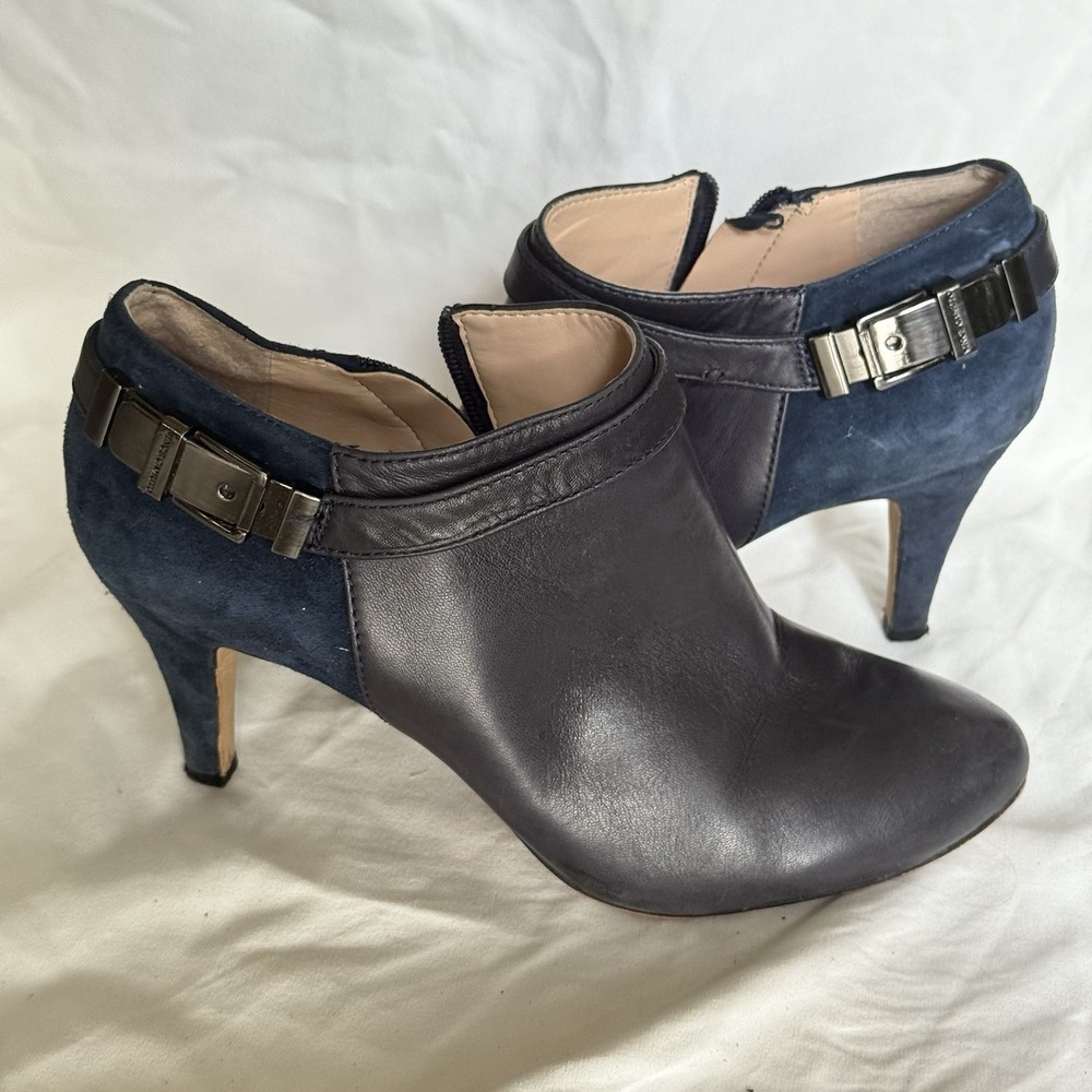 Vince Camuto navy And Black Women's Size 8.5 Booties